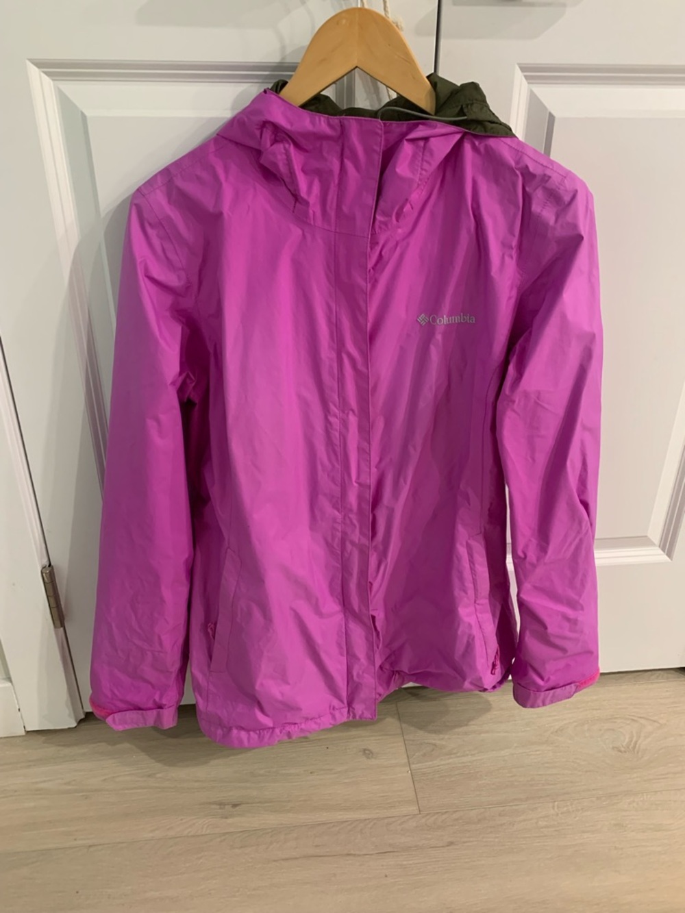 Columbia Bright Magenta Hooded Rain Jacket